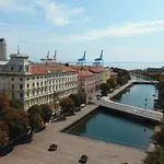 Continental Hotel 3*