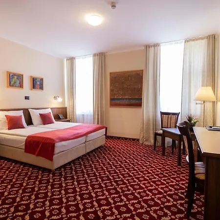 Continental 3* Риека