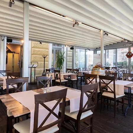 Continental Hotel 3*