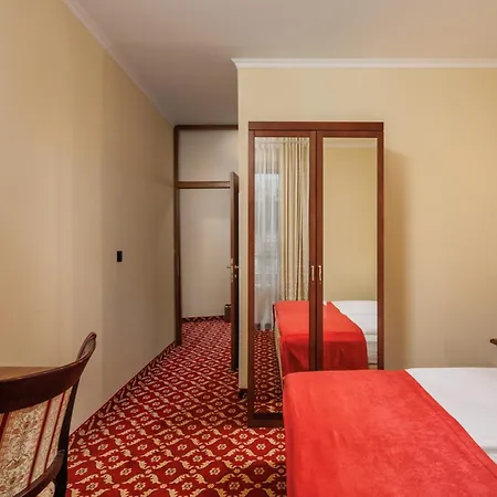 Continental 3*