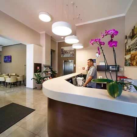 Continental Hotel 3*